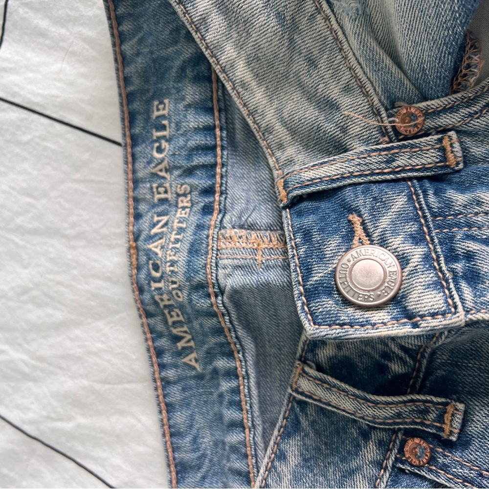 AEO - Ripped Jeans - Picture 3 of 6